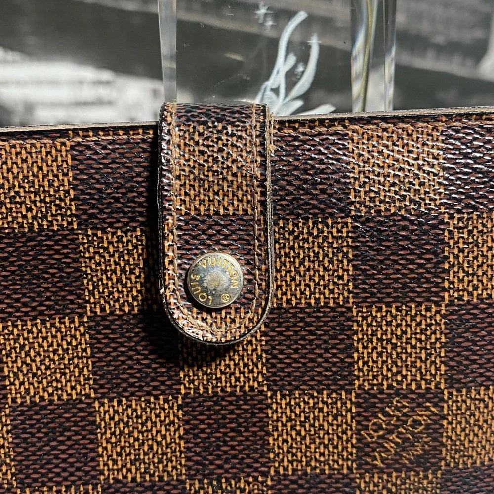 Authentic Louis Vuitton Damier Kisslock Wallet
